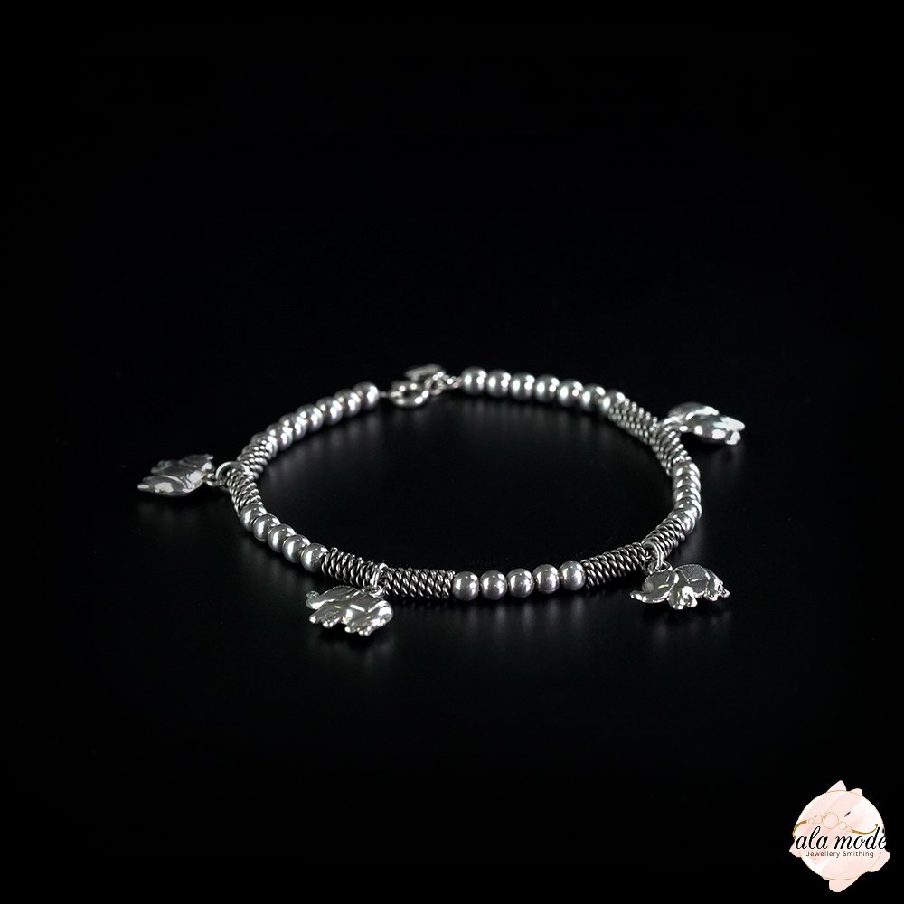 Buy Silver Bracelets & Bangles for Women by Taraash Online | Ajio.com